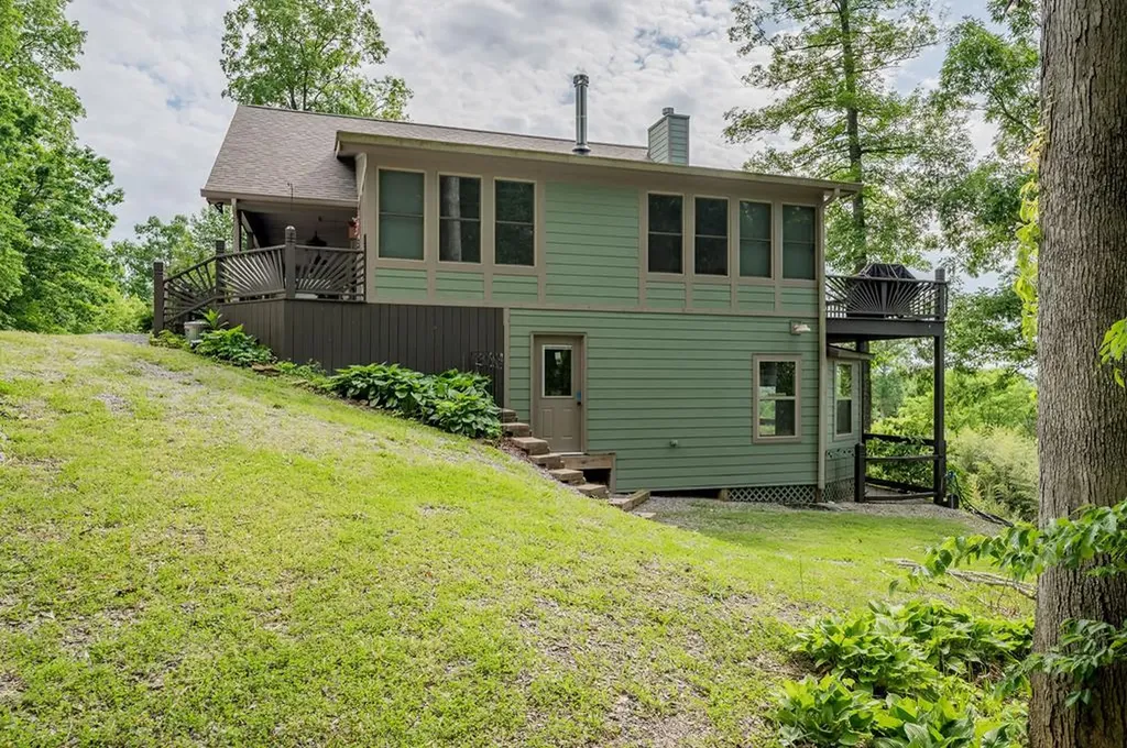 4550 Southgate Road Byrdstown TN 38549