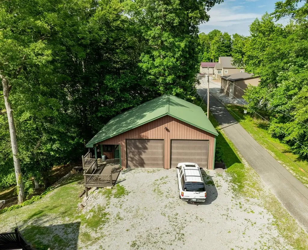 4550 Southgate Road Byrdstown TN 38549