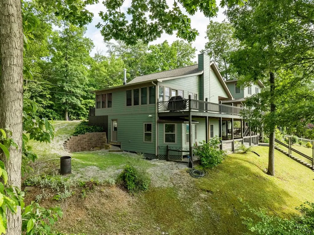 4550 Southgate Road Byrdstown TN 38549