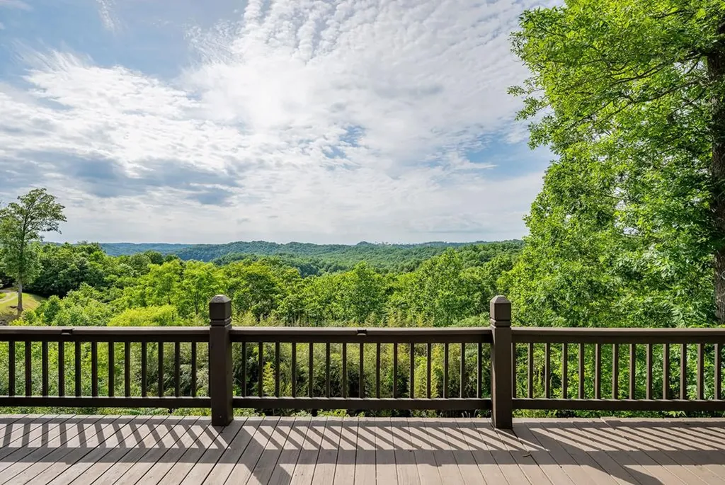 4550 Southgate Road Byrdstown TN 38549