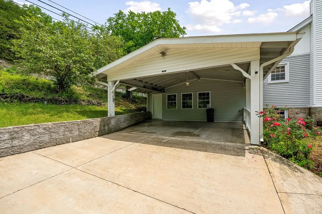 419 Birch Street Gainesboro TN 38562