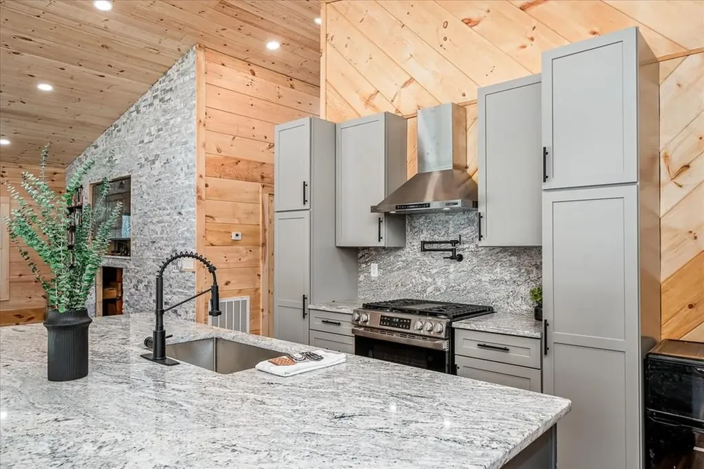 244 Ivy Lane Pikeville TN 37367