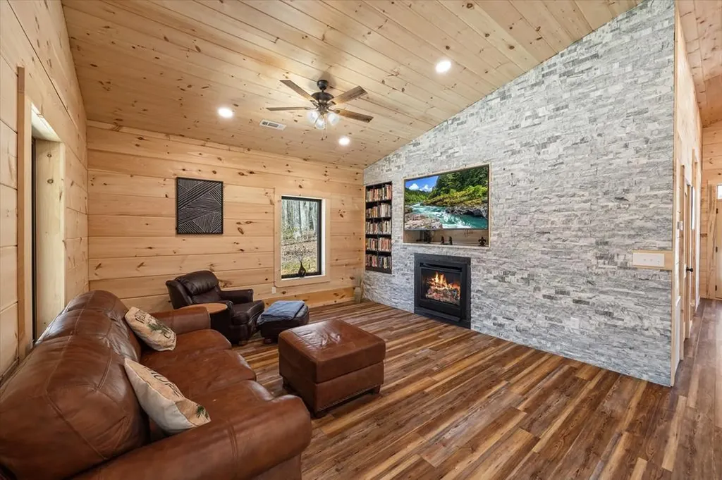 244 Ivy Lane Pikeville TN 37367