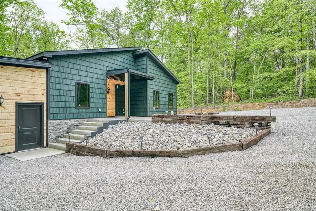 244 Ivy Lane Pikeville TN 37367