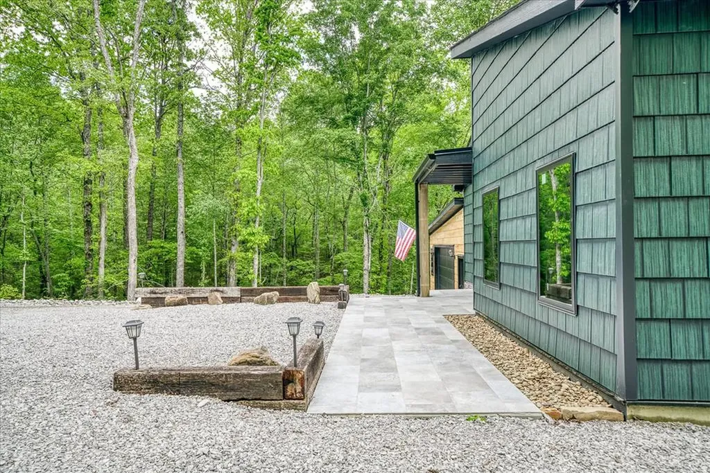 244 Ivy Lane Pikeville TN 37367