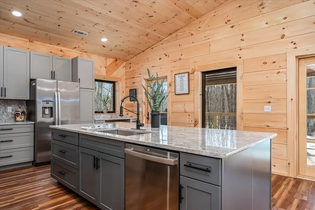 244 Ivy Lane Pikeville TN 37367