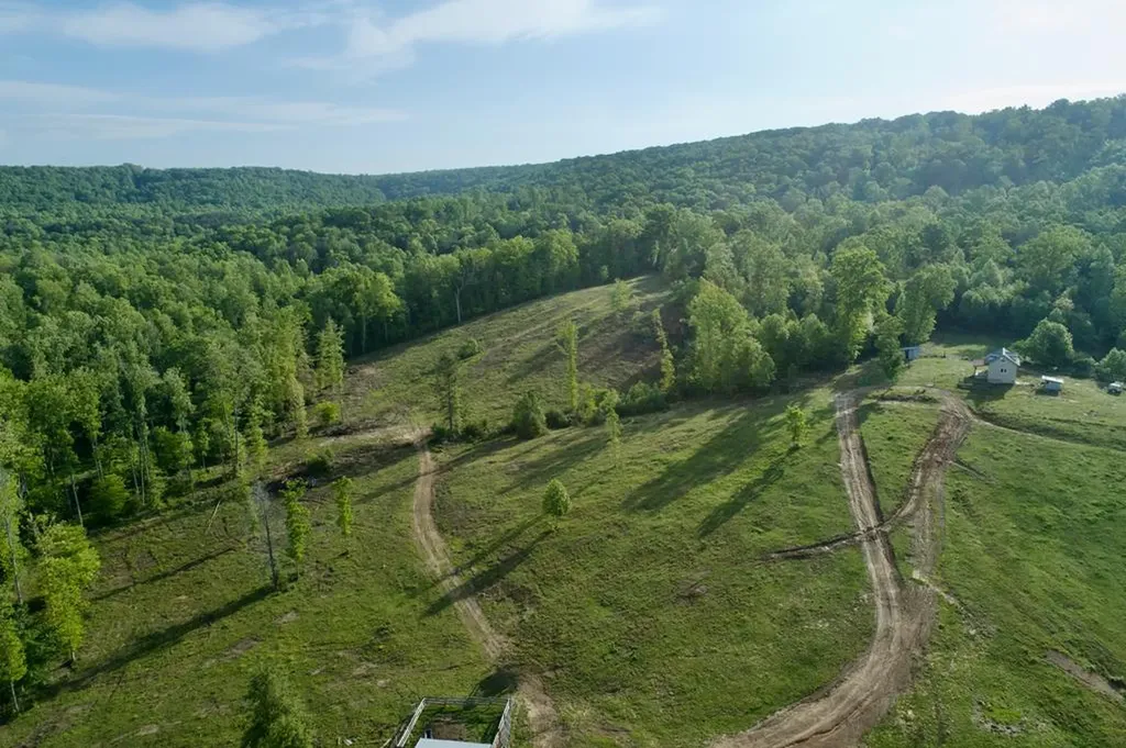 40.46ac Barker Cove Loop N Of Palmer TN 37365