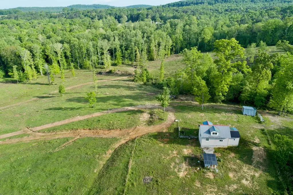 40.46ac Barker Cove Loop N Of Palmer TN 37365