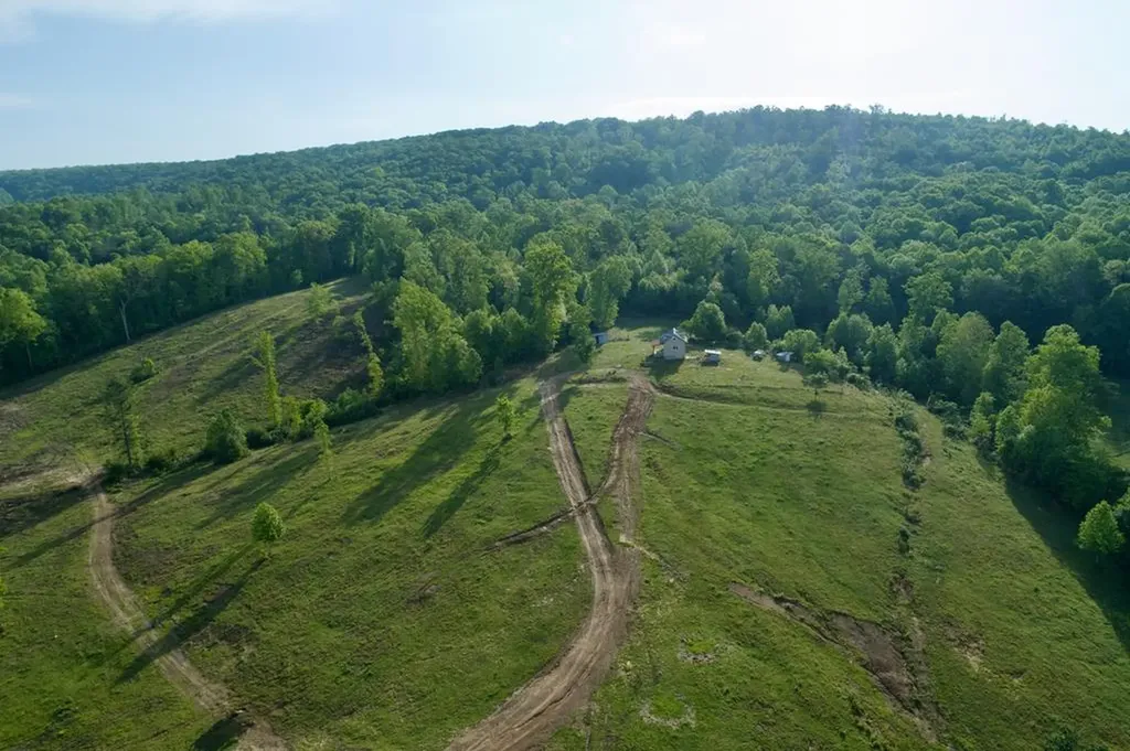 40.46ac Barker Cove Loop N Of Palmer TN 37365