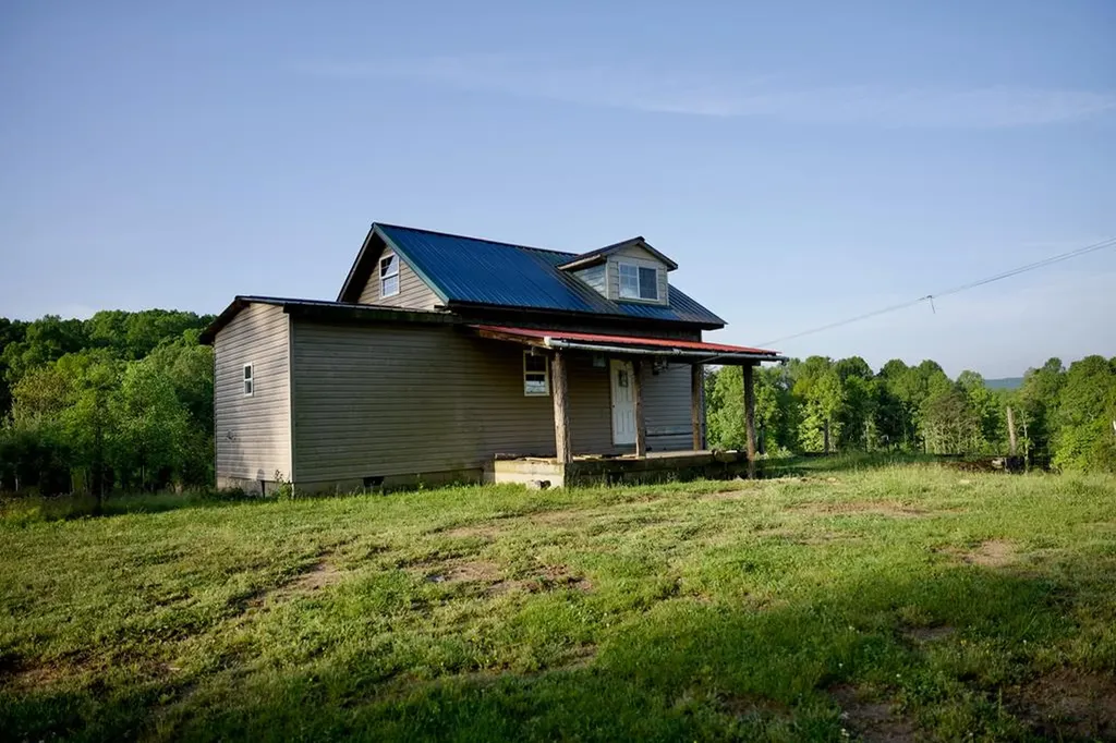 40.46ac Barker Cove Loop N Of Palmer TN 37365