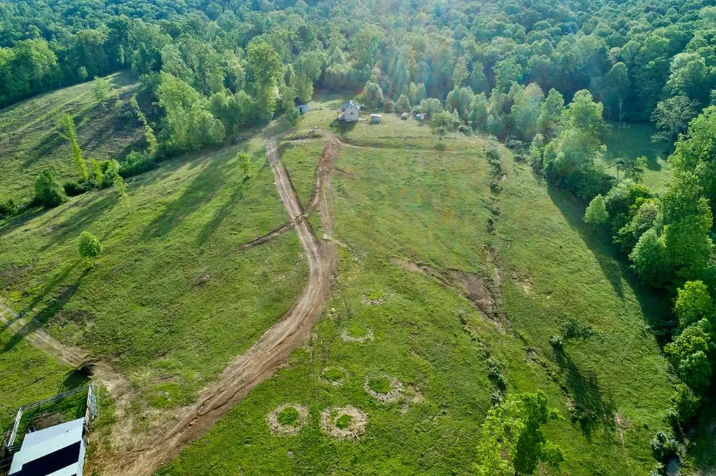 40.46ac Barker Cove Loop N Of Palmer TN 37365