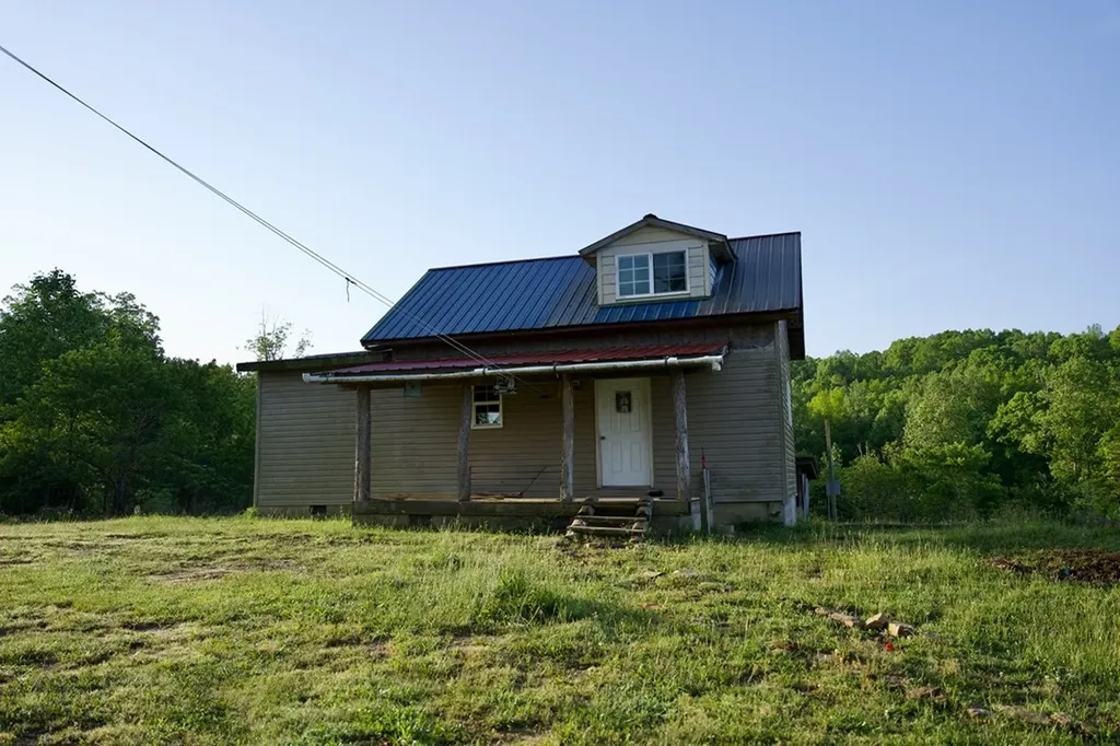 40.46ac Barker Cove Loop N Of Palmer TN 37365