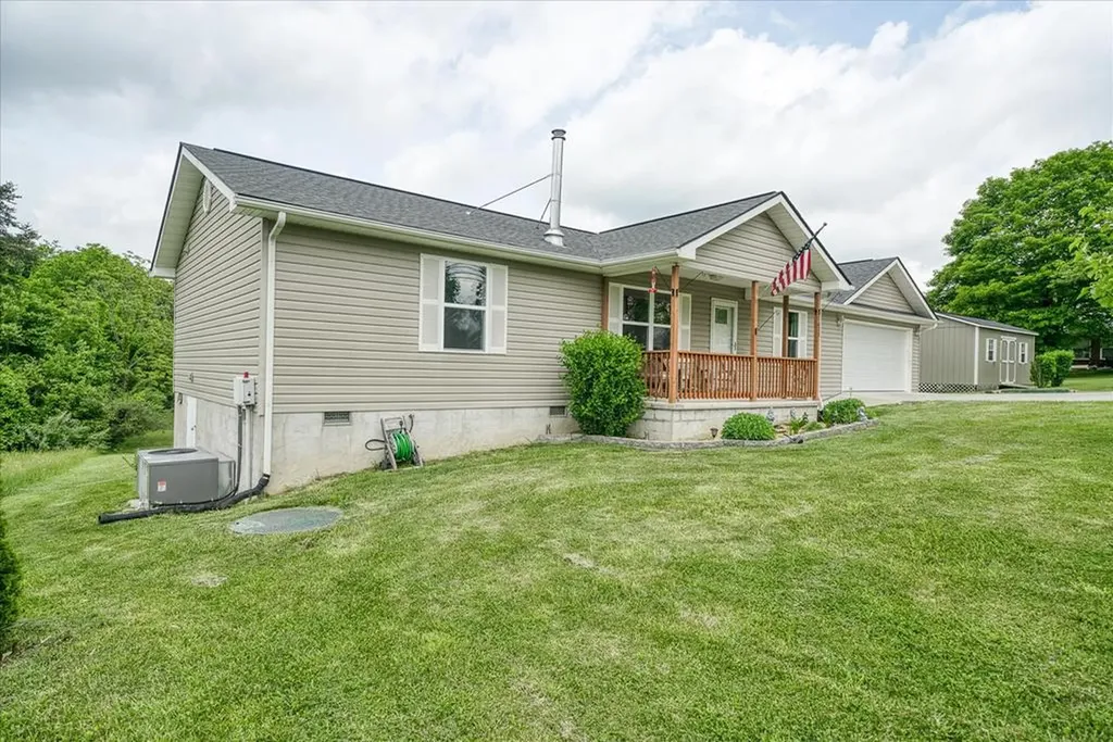 1435 E First Street Crossville TN 38555