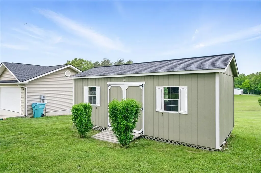 1435 E First Street Crossville TN 38555