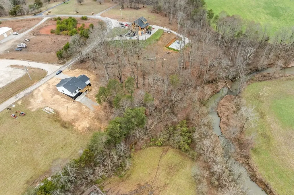 345 Raintree Drive Livingston TN 38570