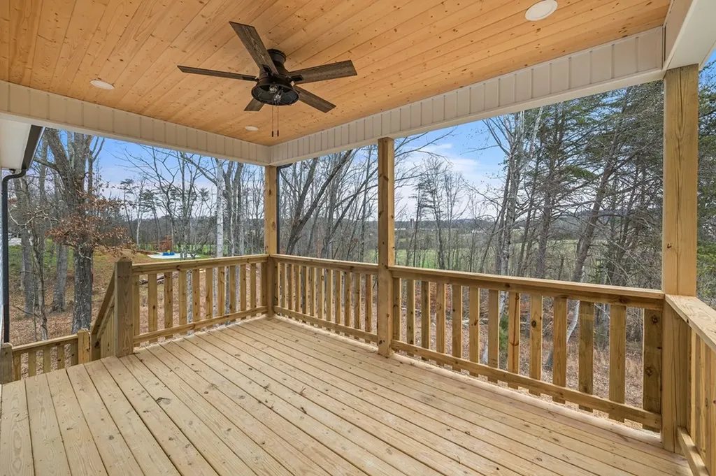 345 Raintree Drive Livingston TN 38570