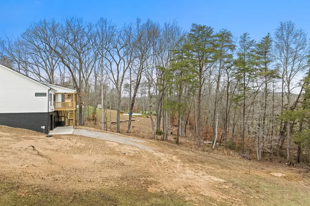 345 Raintree Drive Livingston TN 38570