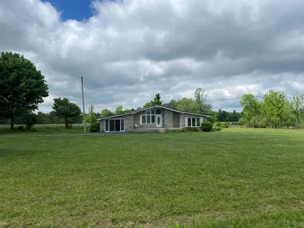 1039 Old Martha Washington Road Clarkrange TN 38553