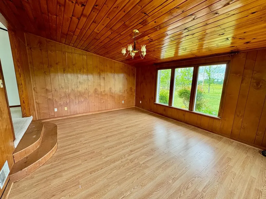 1039 Old Martha Washington Road Clarkrange TN 38553