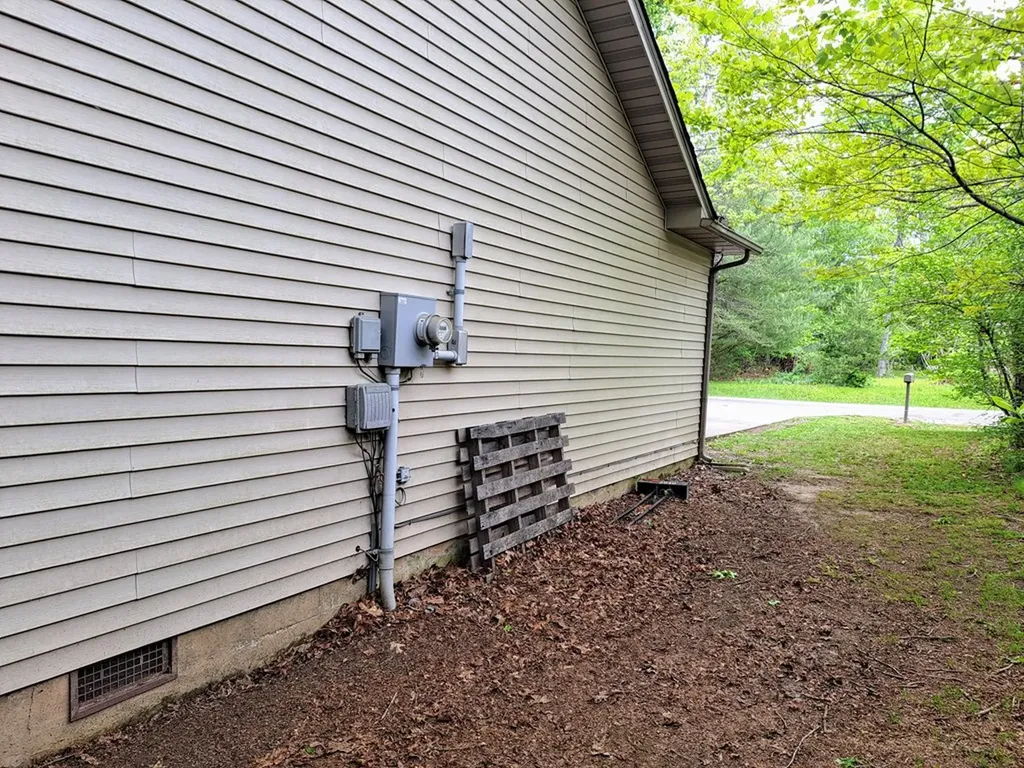 2040 Menasha Drive Crossville TN 38572