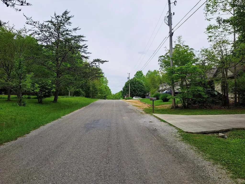 2040 Menasha Drive Crossville TN 38572