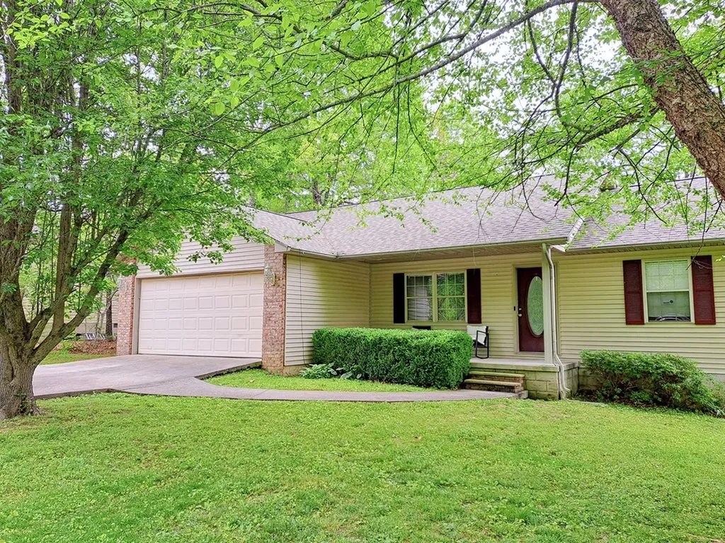 2040 Menasha Drive Crossville TN 38572