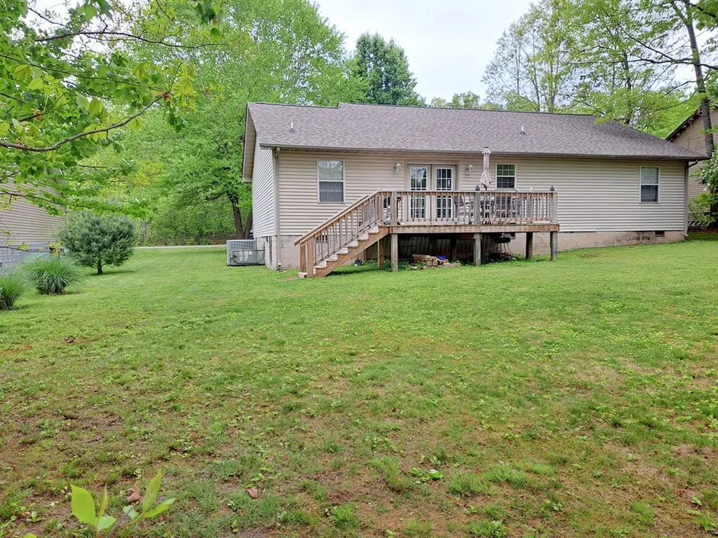 2040 Menasha Drive Crossville TN 38572