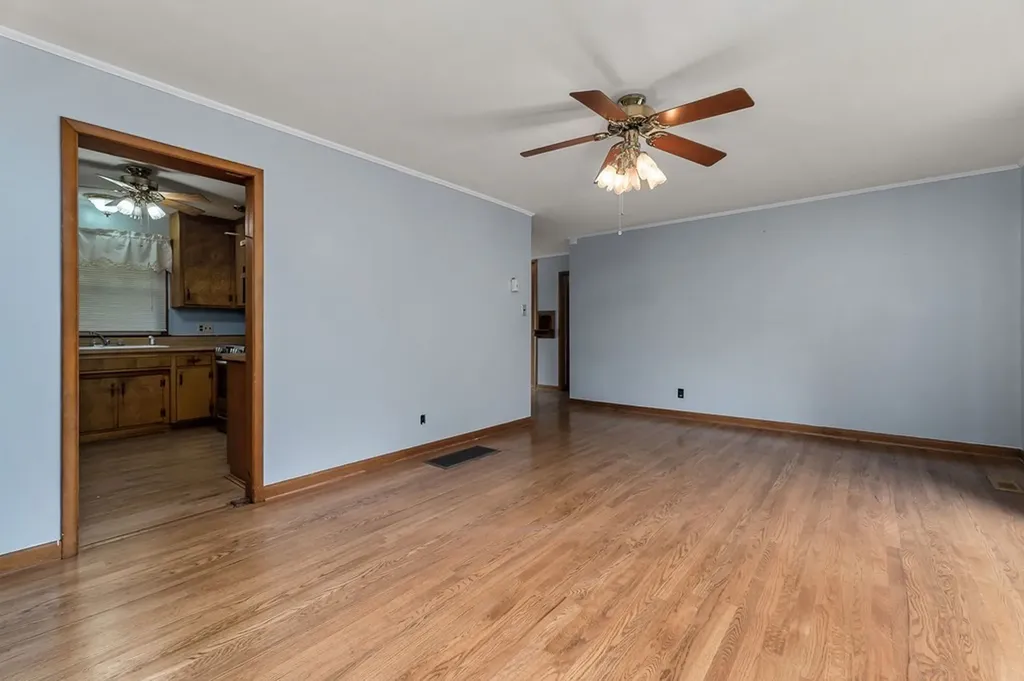 908 Chestnut Street Livingston TN 38570