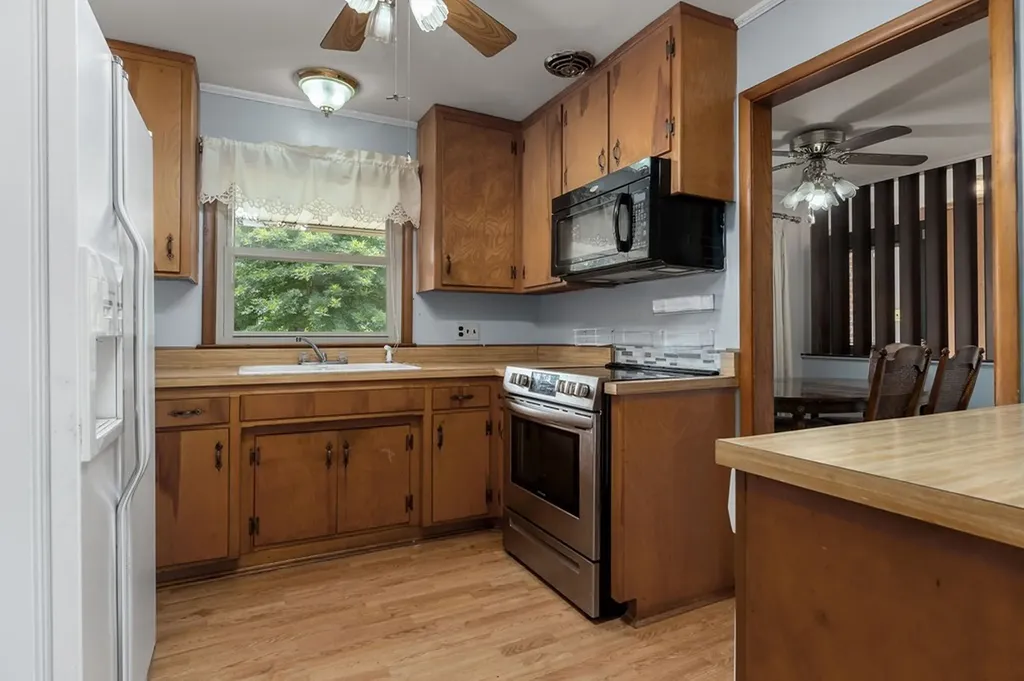 908 Chestnut Street Livingston TN 38570