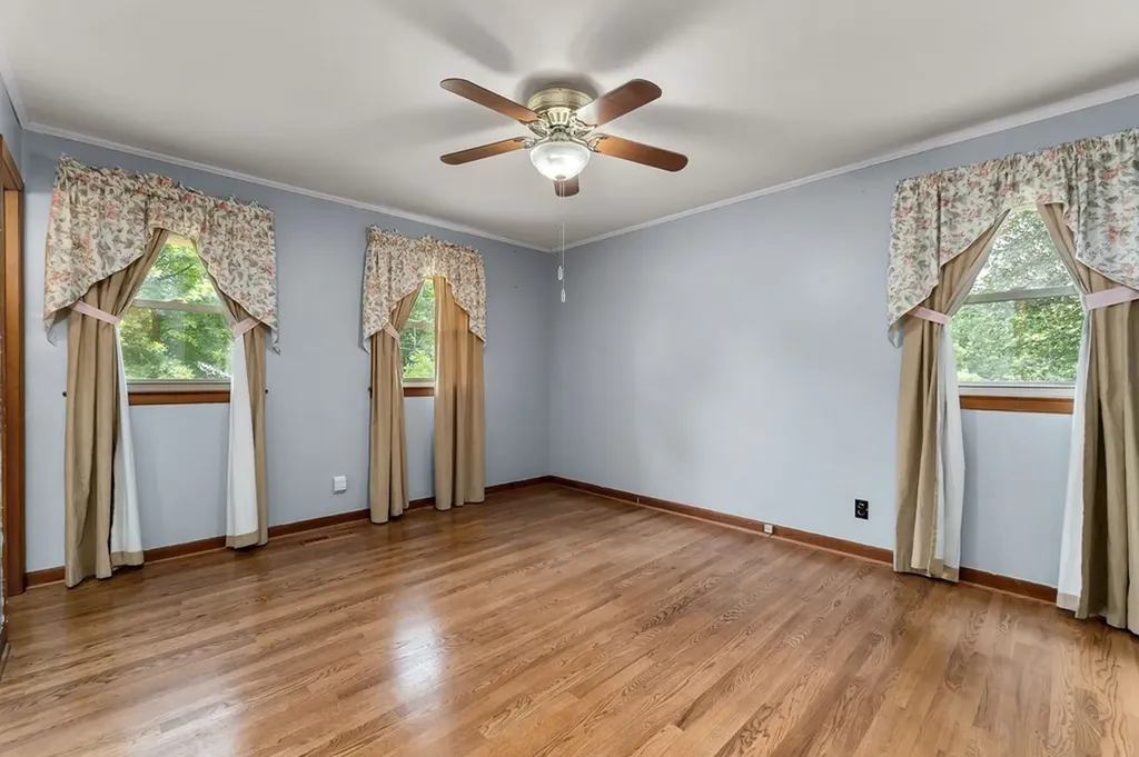 908 Chestnut Street Livingston TN 38570