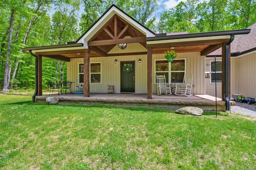 98 Paso Fino Trail Jamestown TN 38556