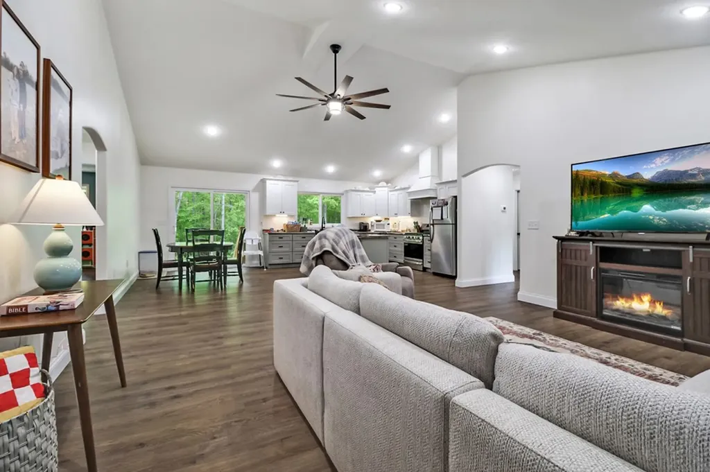 98 Paso Fino Trail Jamestown TN 38556