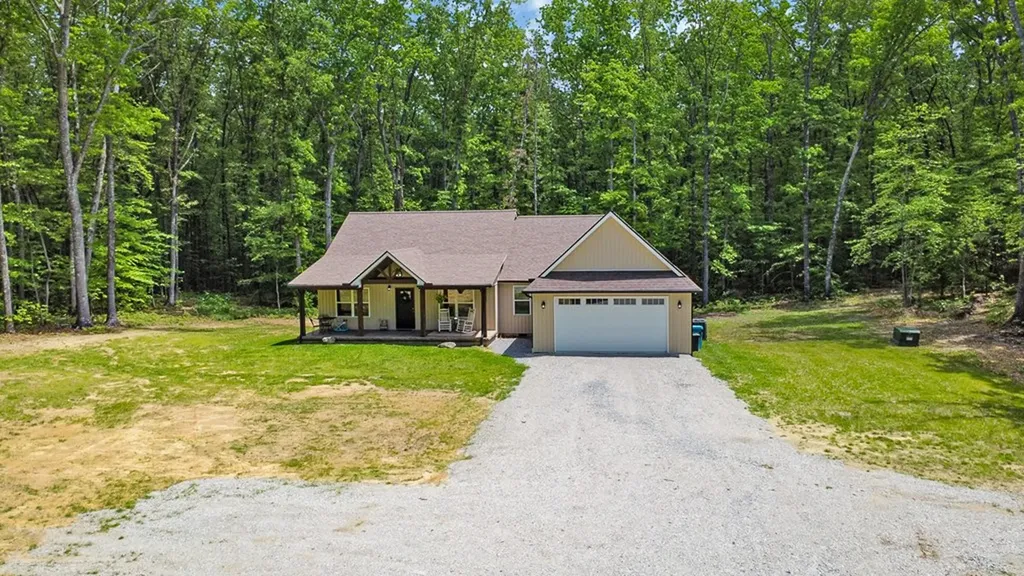 98 Paso Fino Trail Jamestown TN 38556