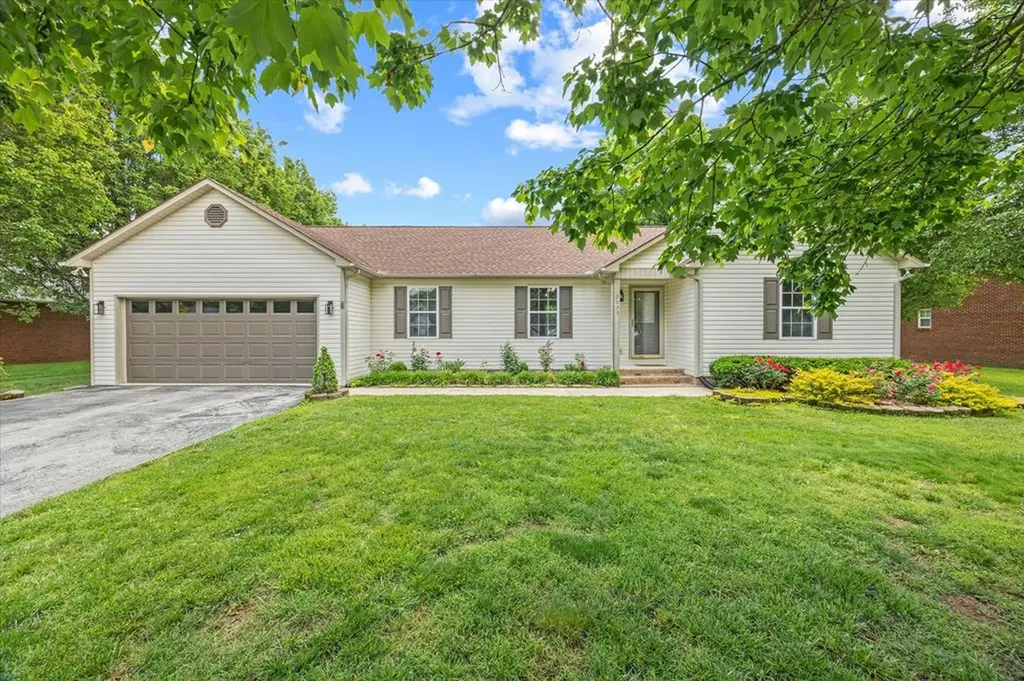 2933 Old Walton Circle Cookeville TN 38506