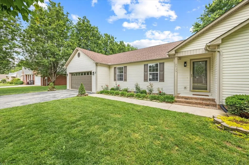 2933 Old Walton Circle Cookeville TN 38506