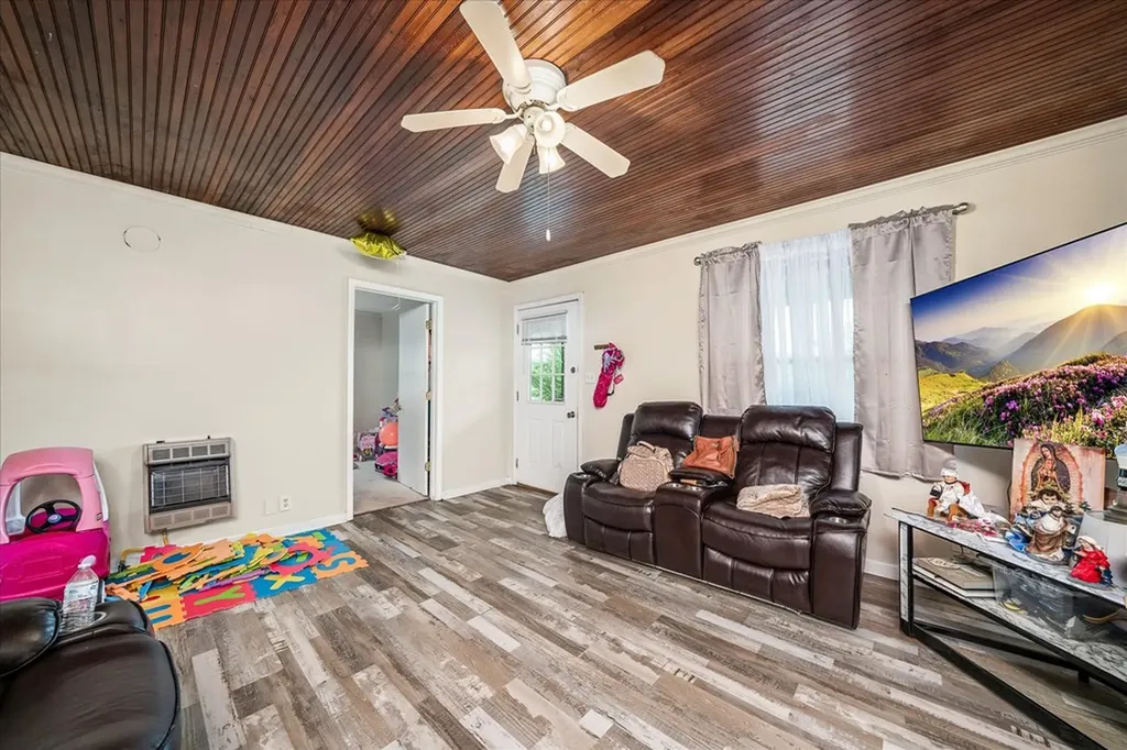 10538 Nashville Highway Baxter TN 238544