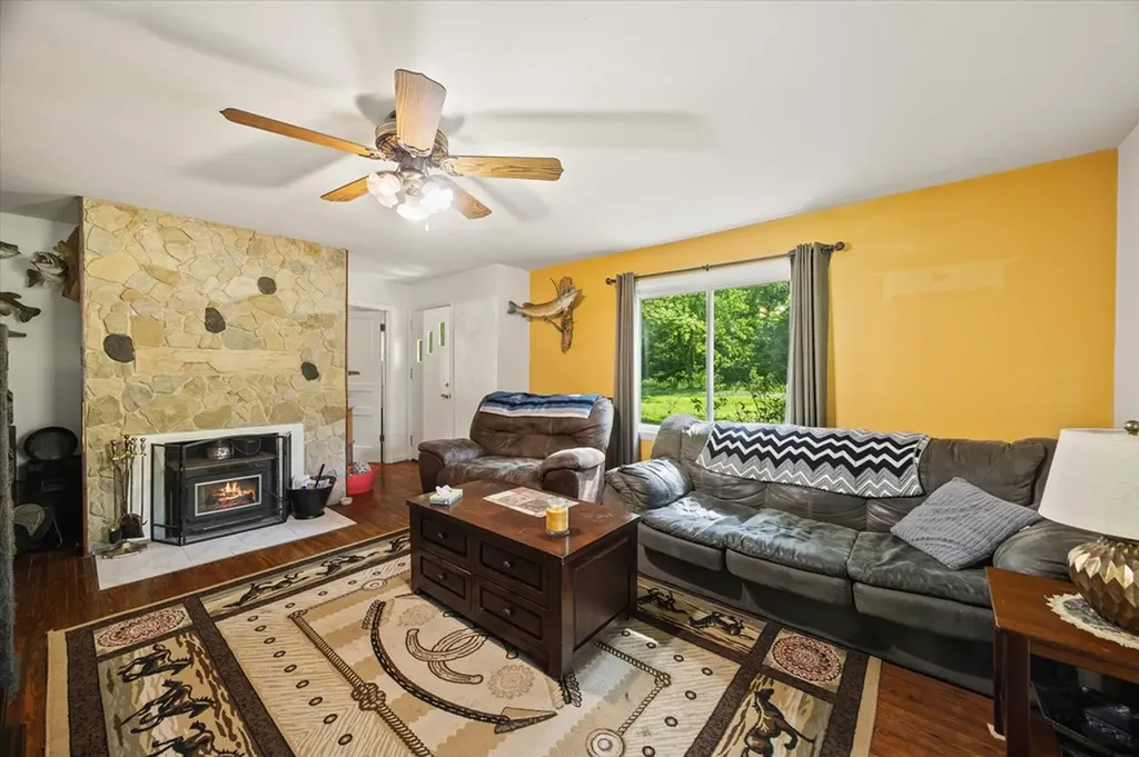 747 Hunting Creek Road Whitleyville TN 38588