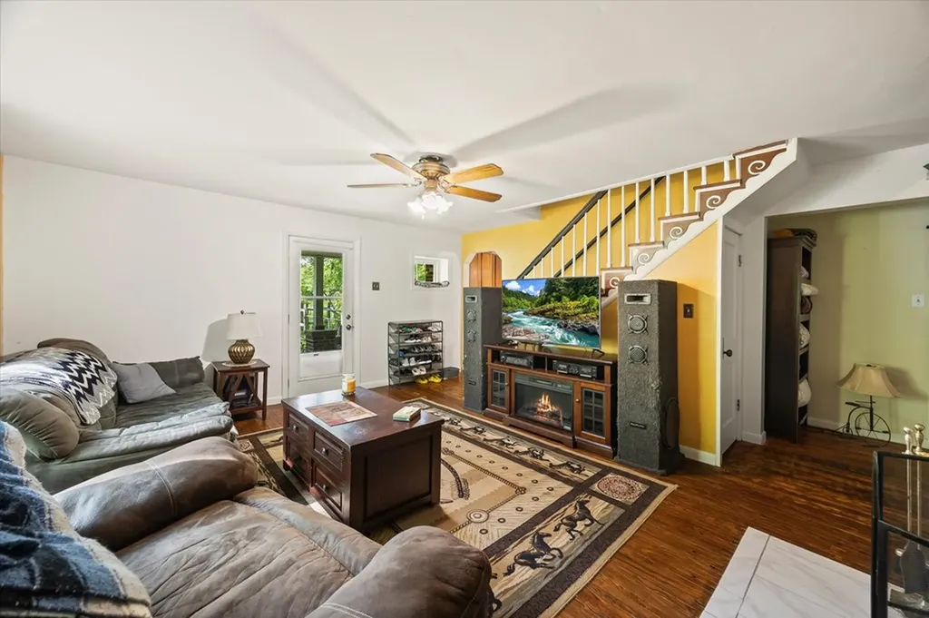 747 Hunting Creek Road Whitleyville TN 38588