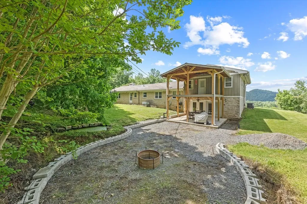 188 Panorama Heights Gainesboro TN 38562
