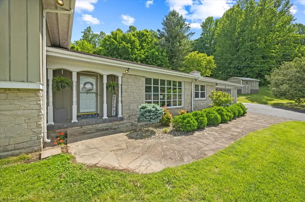 188 Panorama Heights Gainesboro TN 38562