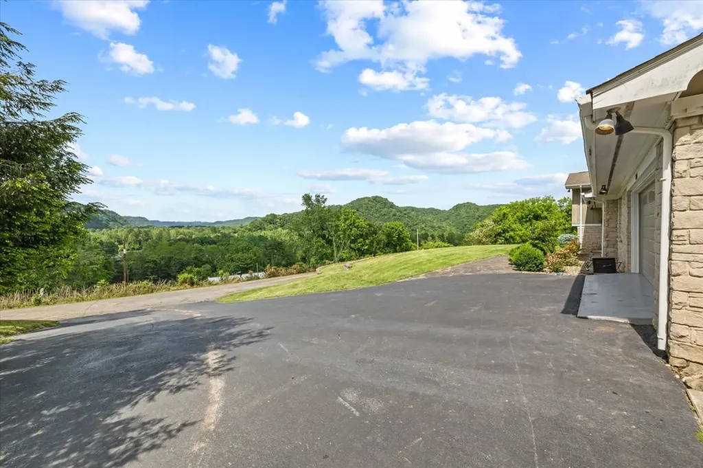 188 Panorama Heights Gainesboro TN 38562