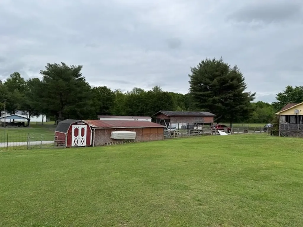 1959 Haley Road Smithville TN 37166
