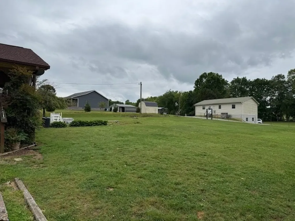 1959 Haley Road Smithville TN 37166