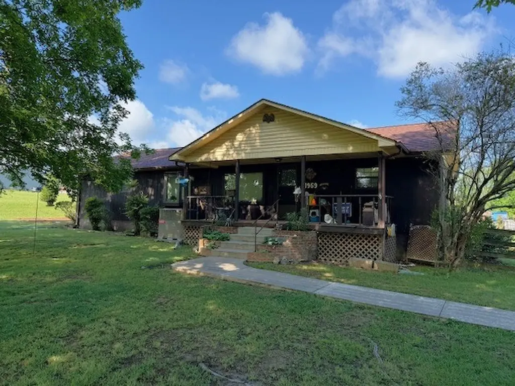 1959 Haley Road Smithville TN 37166
