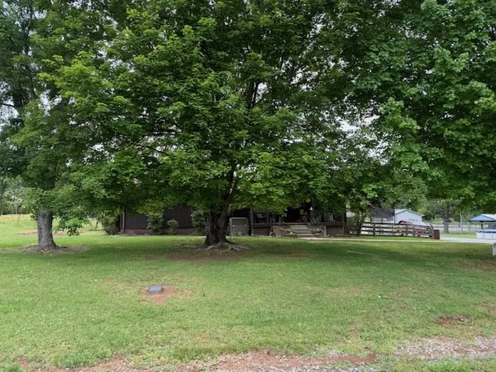 1959 Haley Road Smithville TN 37166