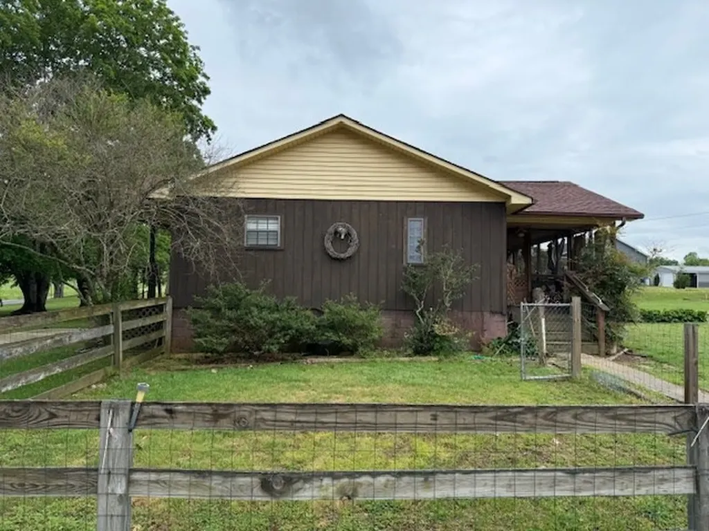 1959 Haley Road Smithville TN 37166