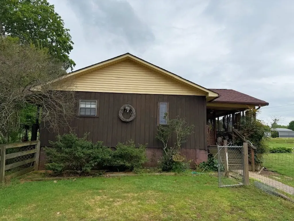 1959 Haley Road Smithville TN 37166