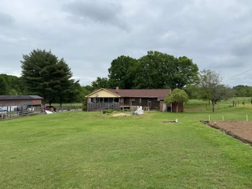 1959 Haley Road Smithville TN 37166