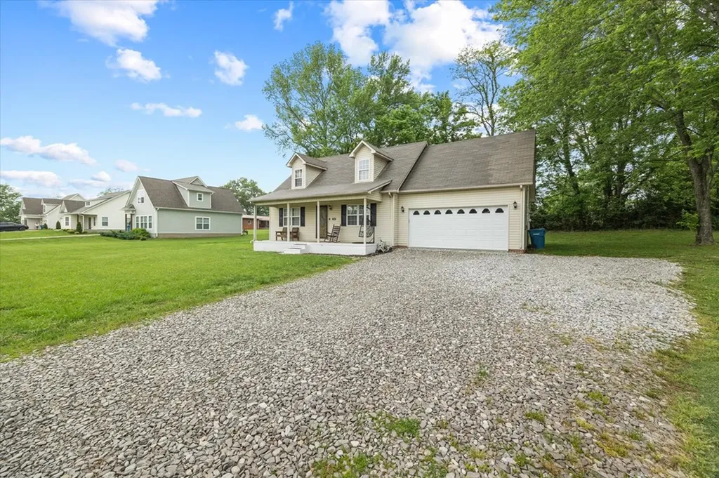 420 Buffalo Valley Road Baxter TN 38544