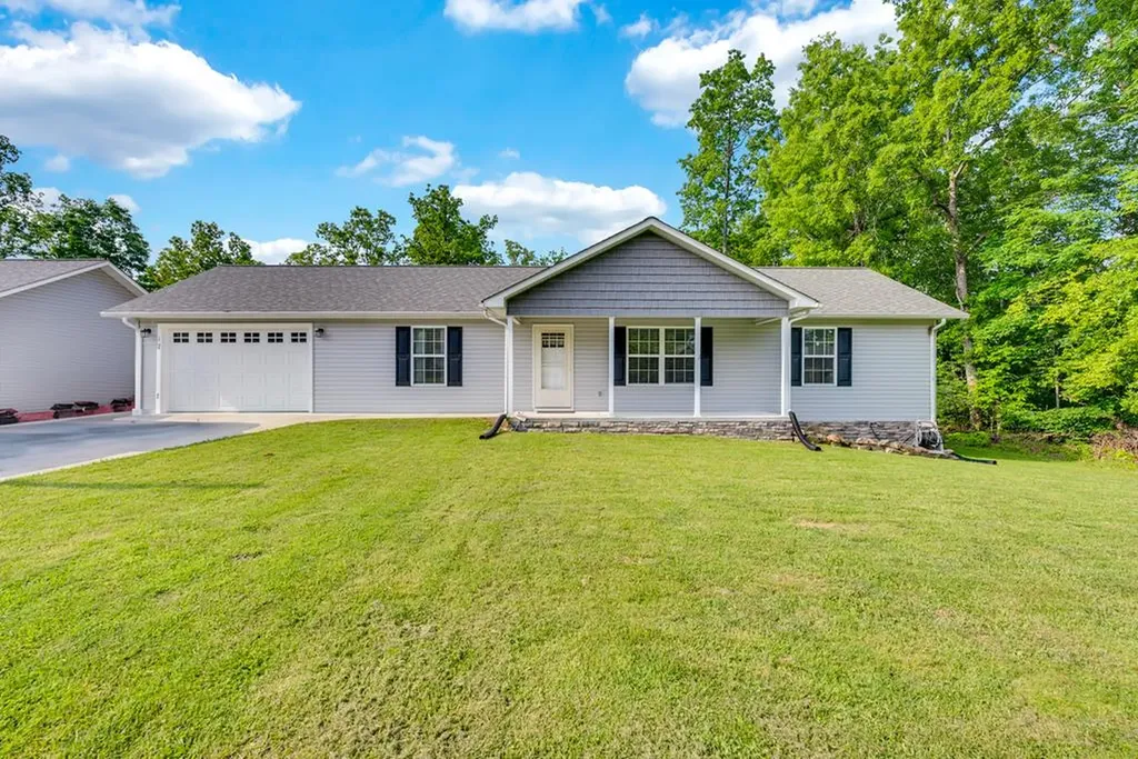 1210 War Eagle Drive Crossville TN 38572